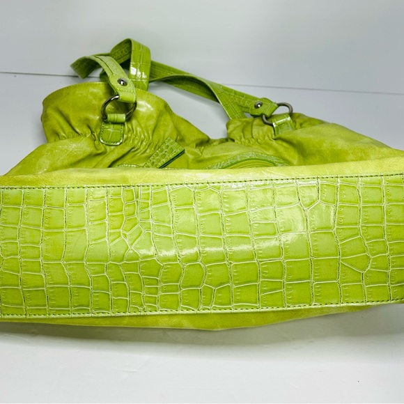 Betty Boop Lime Green Slouch Shoulder Bag - Picture 5 of 13